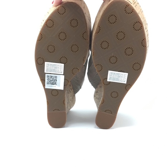 ugg ‘marta’ wedge slip on sandal - Picture 6 of 7